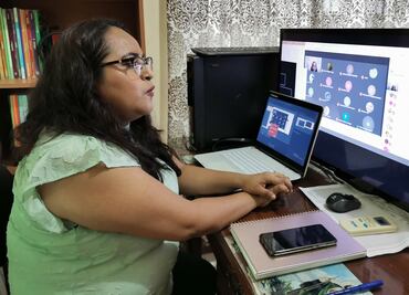 Madres y padres crean grupos en redes para facilitar clases virtuales