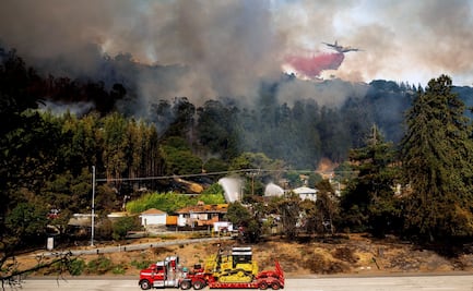 Evacúan viviendas en California por incendio; equipos combaten el fuego