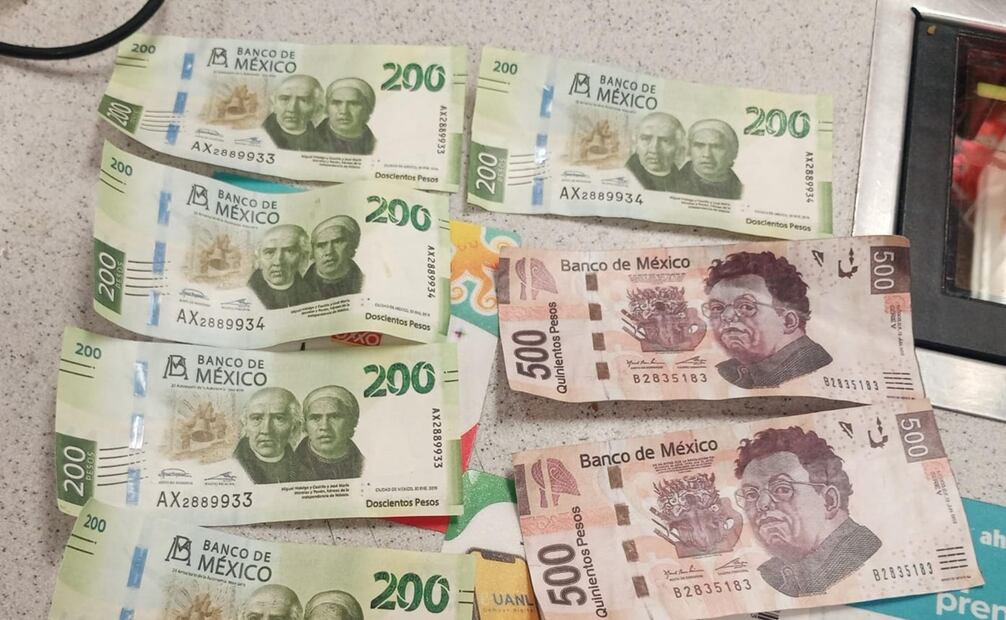 El detenido fue denunciado por empleados del establecimiento por tratar de realizar un depósito de cuatro mil pesos con billetes falsos de 500 y 200 pesos. Foto: Especial