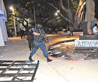 Dispersan entre balazos protesta contra feminicidio en Q.Roo