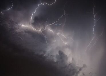 Tornados en Chicago: miles de personas se quedaron sin luz y al menos una mujer murió