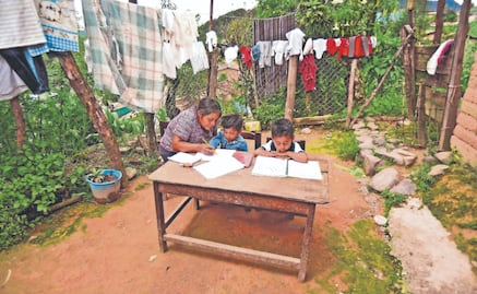 Becas, insuficientes y se usan para comida: Coneval