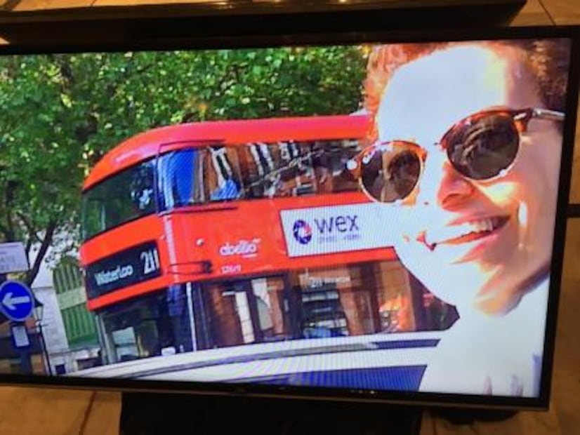 Exhiben lujos de Karime Macías en Londres