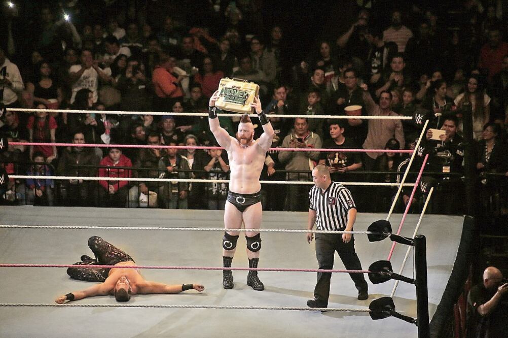 Sheamus fue parte del elenco de luchadores en la función de ayer (ALEJANDRO ACOSTA. EL UNIVERSAL)