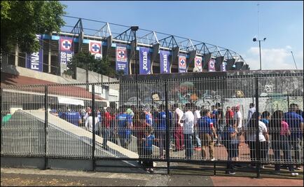 Afición de Cruz Azul no responde al llamado de Peláez