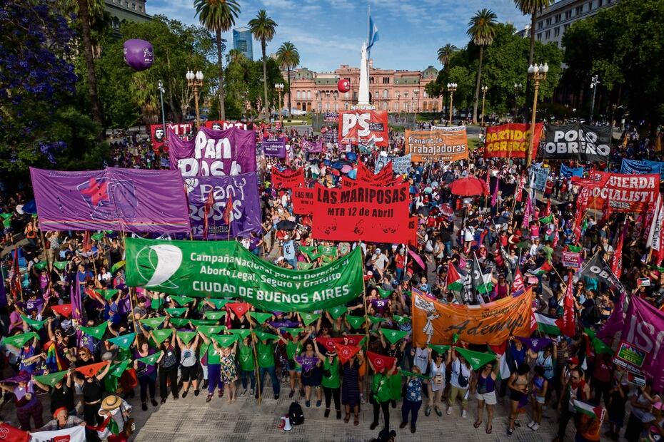 Mujeres se manifestaron en Argentina contra la violencia de género. Foto: Tomas Cuesta | AFP