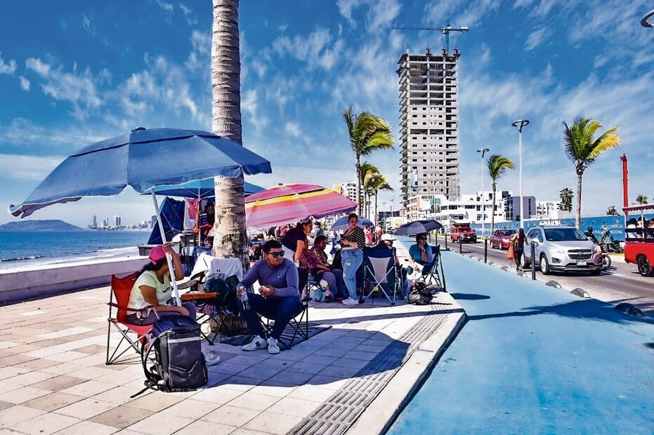 A lo largo de los 21 kilómetros del malecón de Mazatlán se instalarán seis puntos de observación, por lo que se cerrará la circulación vehicular. Foto: Especial
