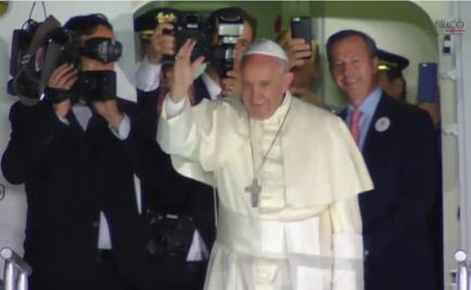 Papa se despide de México; vuela a Roma