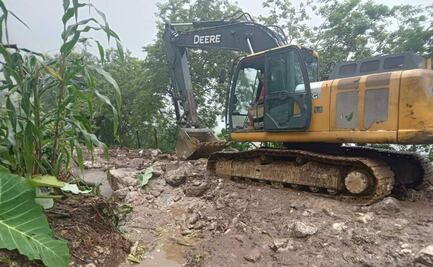 Onda tropical 17 y canal de baja presión en Chiapas dejan daños en viviendas y carreteras