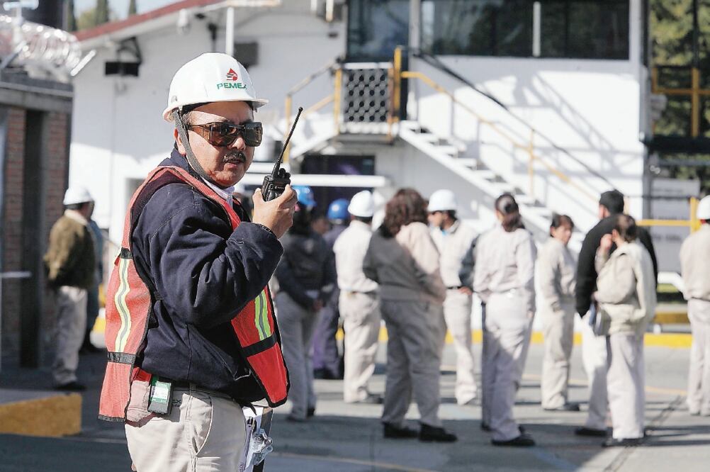 En 2013, por cada peso de gasto ejercido por Petróleos Mexicanos, casi 50 centavos se canalizaron a la nómina (ARCHIVO EL UNIVERSAL)