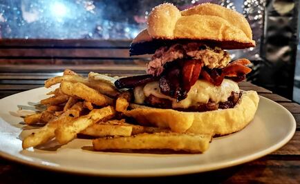¿Hamburguesa de pan de muerto? ¡Conócela!