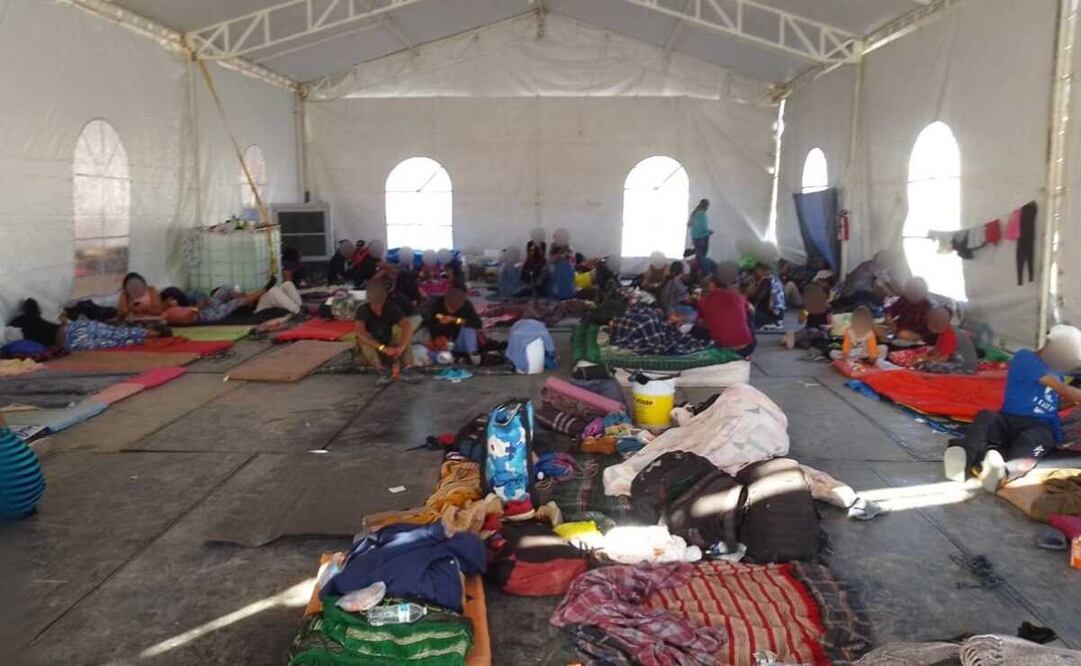 El refugio temporal está dividido en tres secciones: hombres, mujeres, y núcleos familiares. Foto: Especial