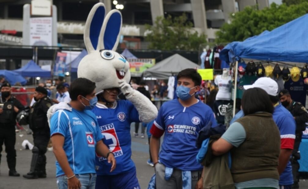 Regresan aficionados al Estadio Azteca; despliegan operativo previo al Cruz Azul vs Toluca
