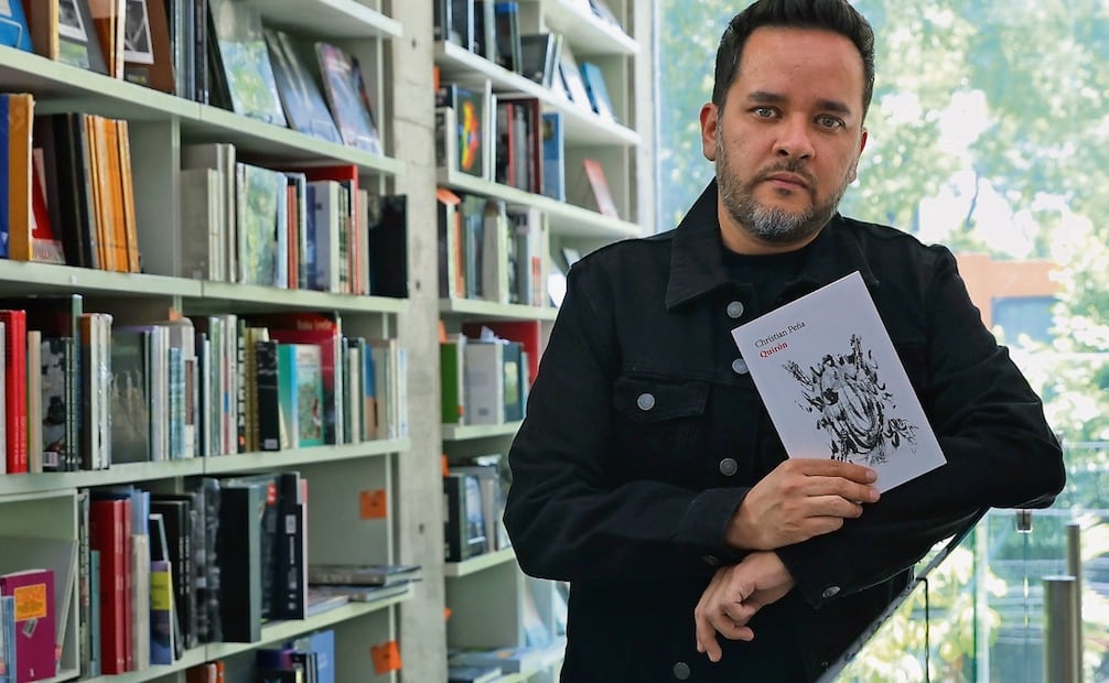 Christian Peña , autor de libro de poesía "Quirón", que ganó el premio Xavier Villaurrutia en el centro Cultural Elena Garro. Foto: Fernanda Rojas/ EL UNIVERSAL.