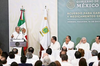 AMLO federaliza sistema de salud; quita Seguro Popular