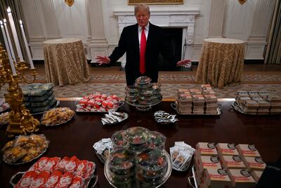 Con hamburguesas, Donald Trump recibe a los Tigers de Clemson, campeones colegiales