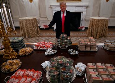 Con hamburguesas, Donald Trump recibe a los Tigers de Clemson, campeones colegiales