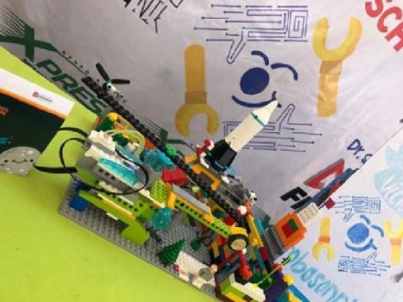 Niños con cáncer participan en concurso de robótica