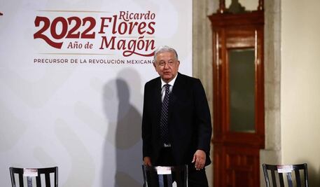 Asegura AMLO que pese a la guerra en Ucrania, no aumentarán los combustibles ni la luz