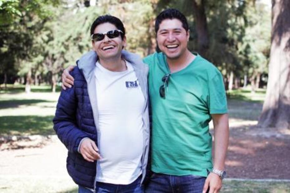 Ayudan a ciegos a pasear en bici por la ciudad