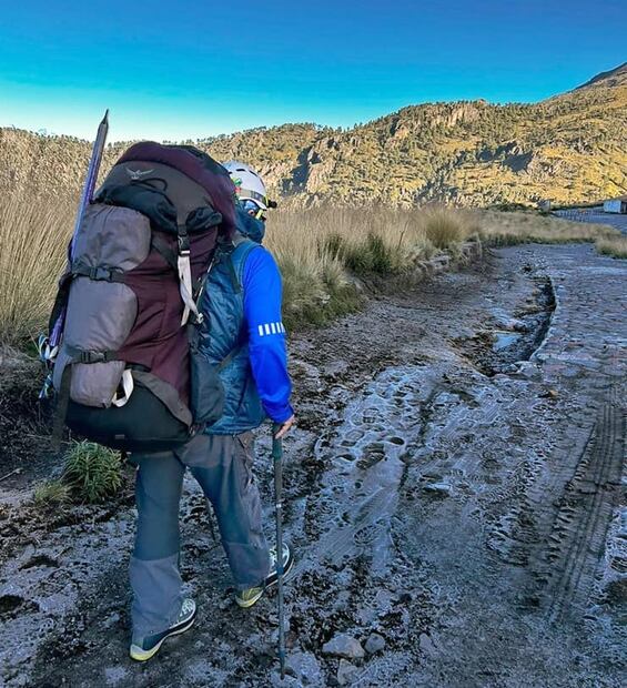 “Si un montañista irresponsable no se ve envuelto en una tragedia, se convierte en propagandista de la ‘facilidad y falta de peligros’ del alpinismo”, dijo EL UNIVERSAL en 1968; y si resulta accidentado, el Socorro Alpino acude en su ayuda, arriesgado su propia vida. Foto: Brigada de Rescate del Socorro Alpino/ESPECIAL/CORTESÍA.