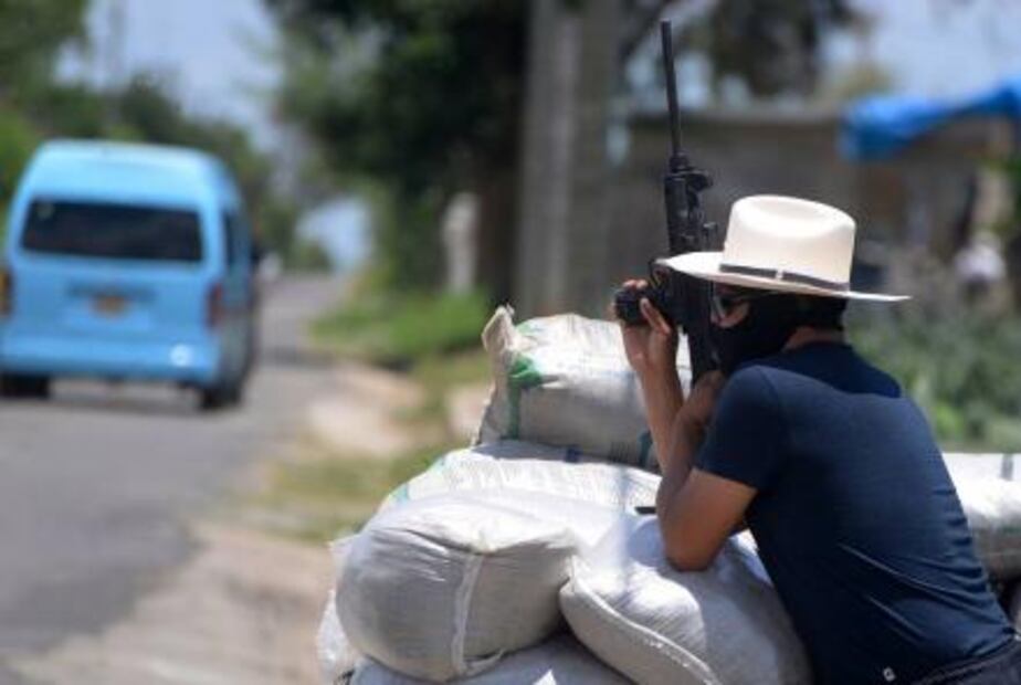 Comisionado y secretario de gobierno de Morelos chocan por autodefensas