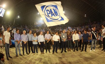 Preciado hace campaña en Manzanillo por gubernatura