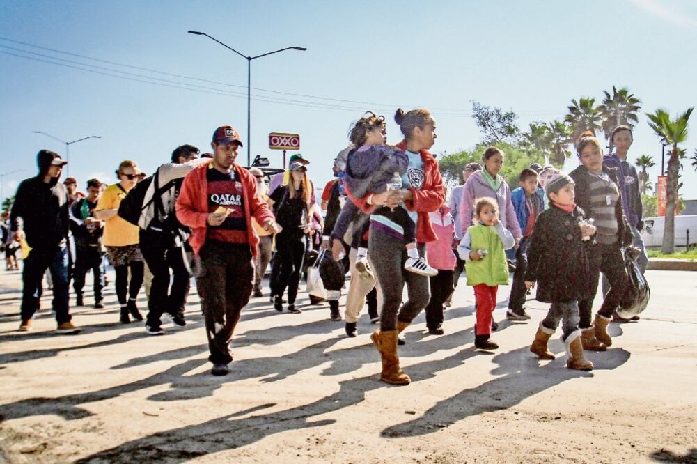 Los migrantes que soliciten asilo en Estados Unidos no deberán esperar en un centro de detención en aquel país, sino que serán entregados a México (ARCHIVO EL UNIVERSAL)