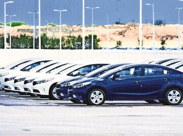 Aranceles de Trump empujan precios de autos nuevos en EU; el costo promedio fue de 50 mil dólares