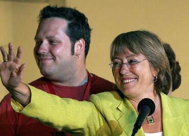 Chile: Declara hijo de Bachelet por tráfico de influencias