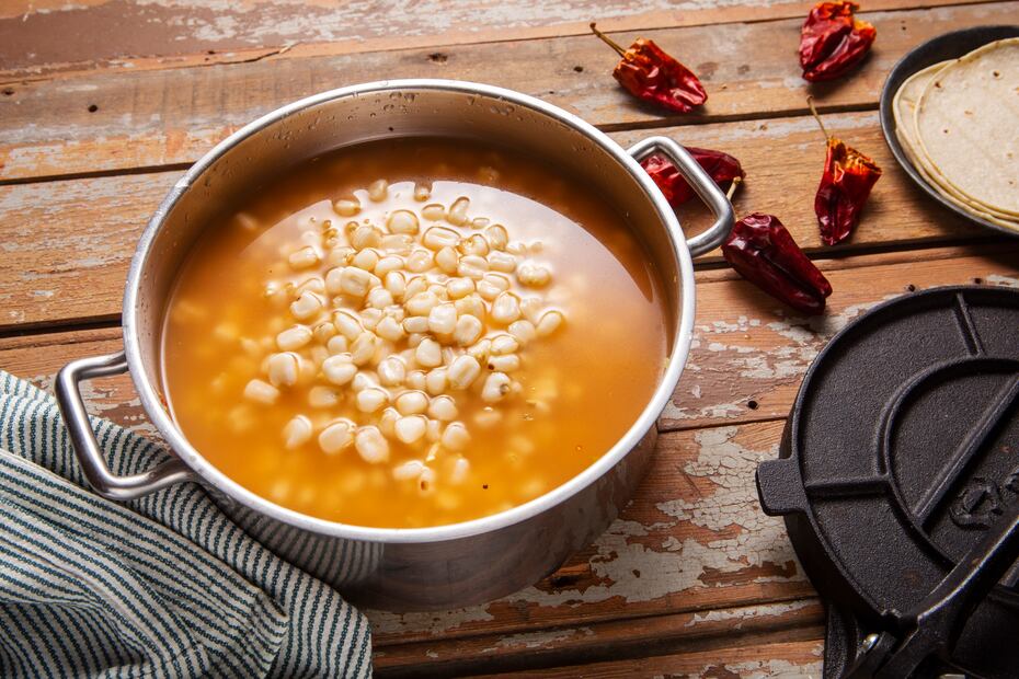 Para prolongar su vida útil, puedes refrigerar el pozole hasta por 5 días. Foto: Freepik