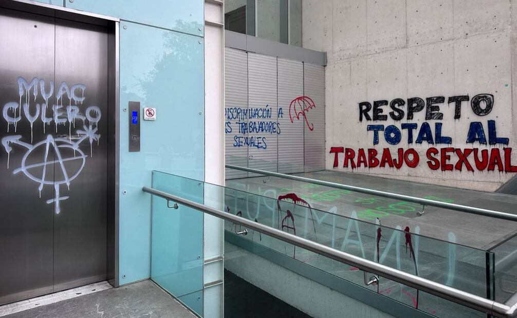 Protesta en el MUAC por exhibición de obra de la artista argentina Ana Gallardo 13 de octubre 2024 / Foto: Cuartoscuro