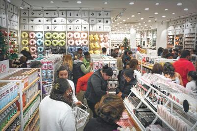 Slim sella compra de acciones de la cadena Miniso