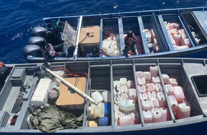 Caen huachicoleros que transportaban en lanchas más de 4 mil litros de combustible en Manzanillo 