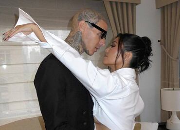 El atrevido minivestido de novia de Kourtney Kardashian