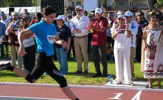 Mara Lezama inaugura la primera pista de atletismo certificada; cuenta con estándares internaciones 