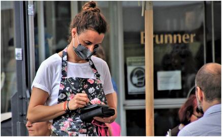 Siete de cada diez empleos generados en 2021 fueron en el sector servicios: Inegi