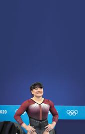 La gimnasta Alexa, colosal