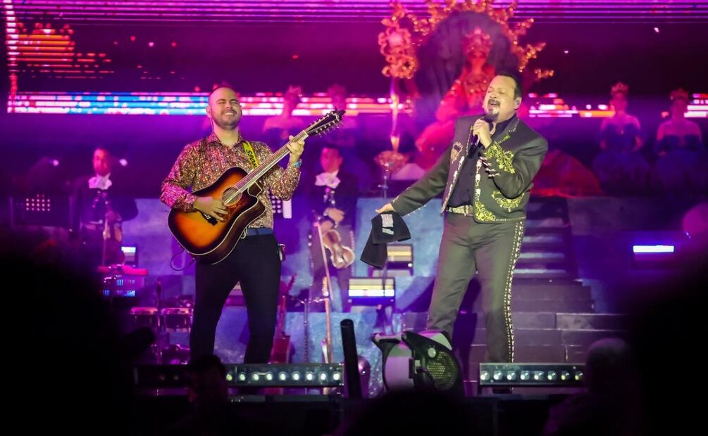 Música, tradición y fiesta; Los Aguilar deslumbran en el Carnaval de Mazatlán 2025. Foto: Especial