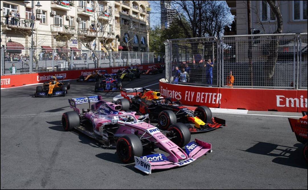 Sergio Pérez en el Gran Premio de Azerbaiyán confirmó sus habilidades en los circuitos callejeros. Foto: EFE