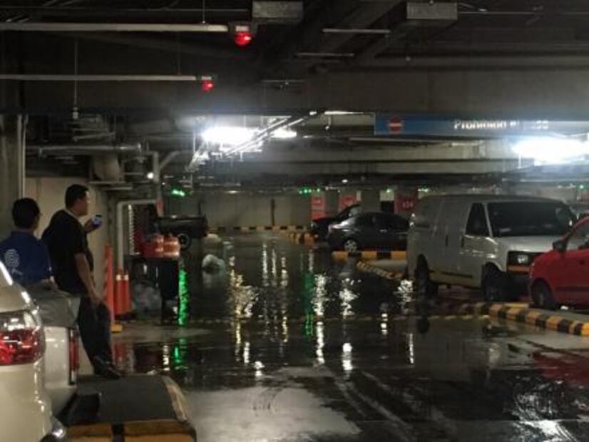 Tuitera reporta caída de plafón en Parque Delta