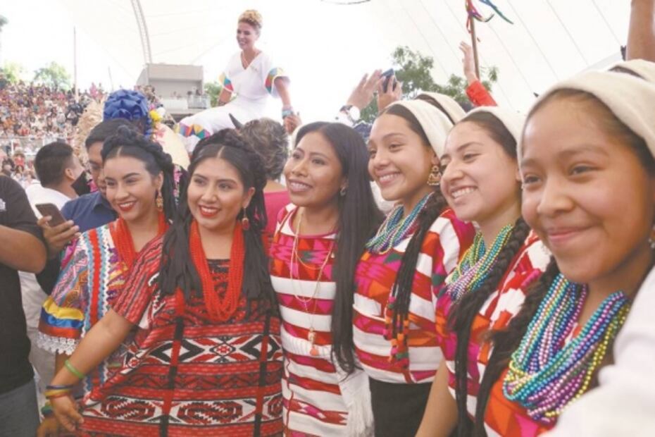 Guelaguetza: con Yalitza y contra el plagio de bordados