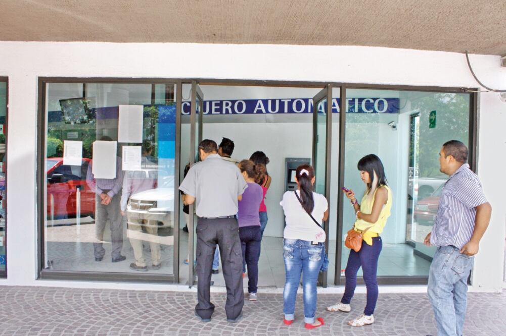 De enero a septiembre del año pasado se registraron 313 mil 670 quejas por mal servicio de los cajeros automáticos en el país. (ARCHIVO EL UNIVERSAL)