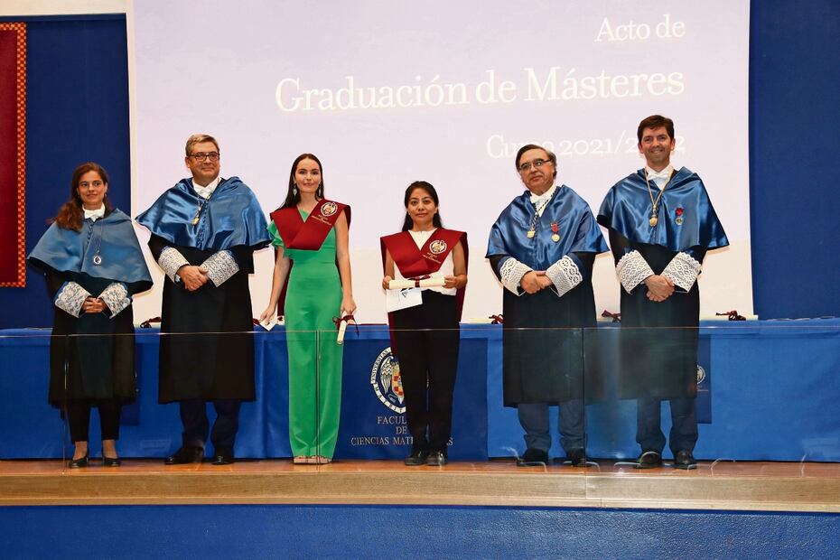 Otros mexicanos afectados son Maribel y Joel Caleb Hernández, quienes junto a más estudiantes se quejan del cambio de reglas del proceso de evaluación y asignación, selección y notificación de becas. Foto: Especial