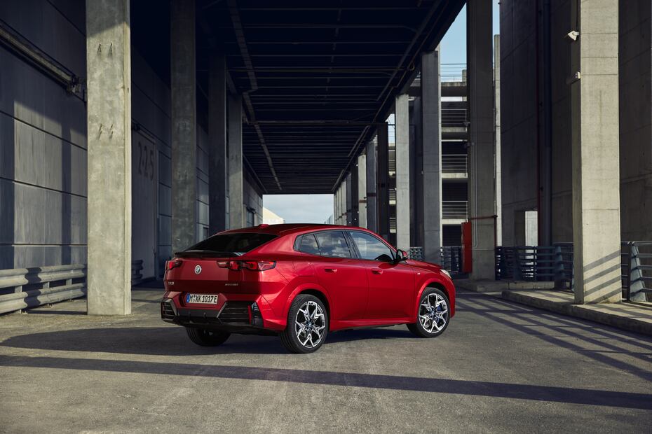 La segunda generación del BMW X2 ahora es la camioneta coupé más pequeña de la marca.
Fotos: BMW