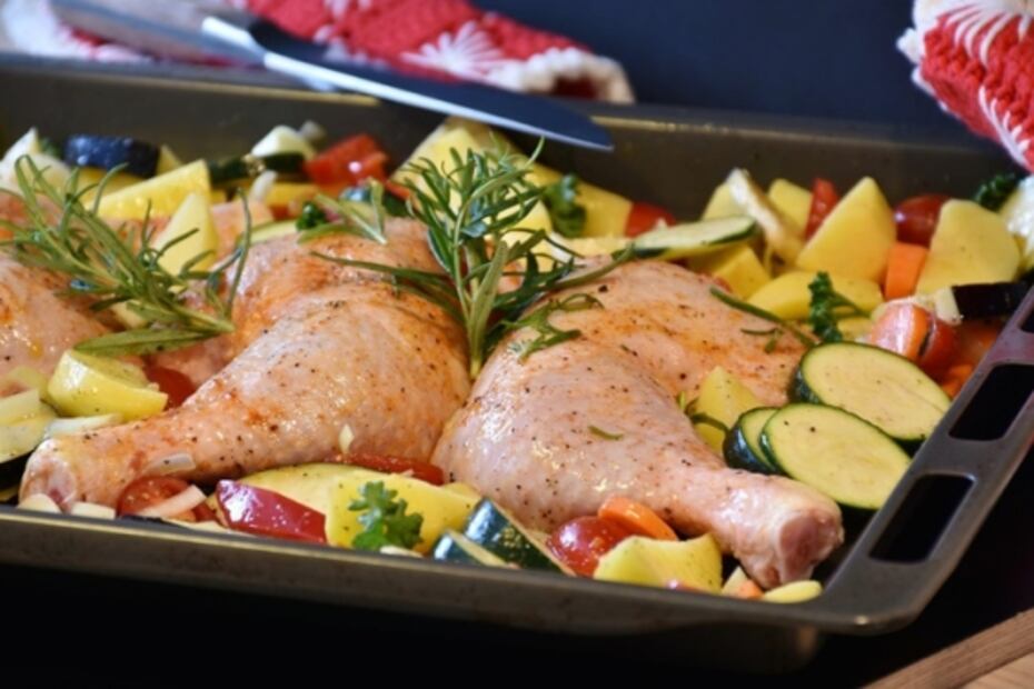 ¿Lavar o no lavar el pollo crudo antes de cocinar?