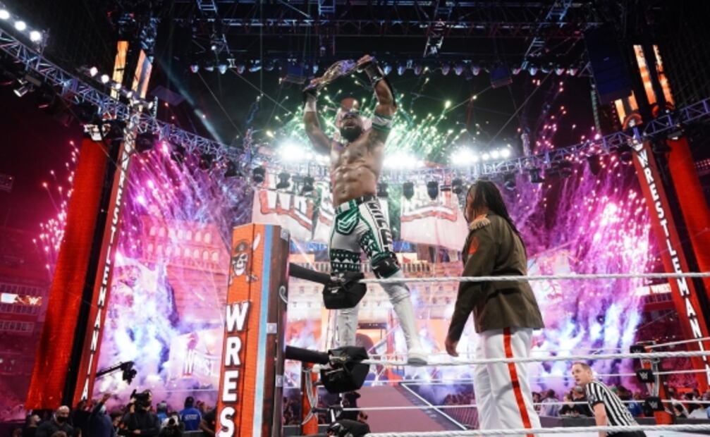 Roman Reigns retiene el título Universal; así fue la noche dos de Wrestlemania 37