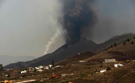 Volcán Cumbre Vieja se estabiliza; desalojados pueden volver a isla de La Palma