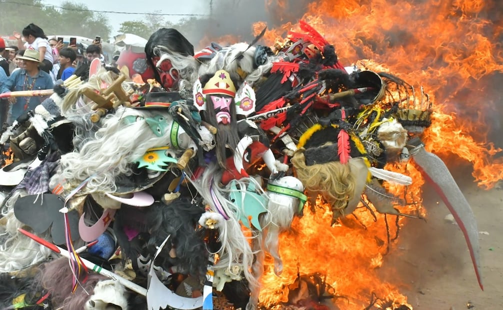 La quema de estos objetos y del malhumor simboliza el ánimo de destruir la maldad humana.
Fotografía: especial