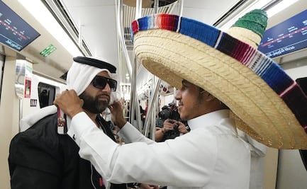 VIDEO: Aficionado mexicano "asalta" a paisanos en el metro de Qatar: "Ya se la saben mi gente"